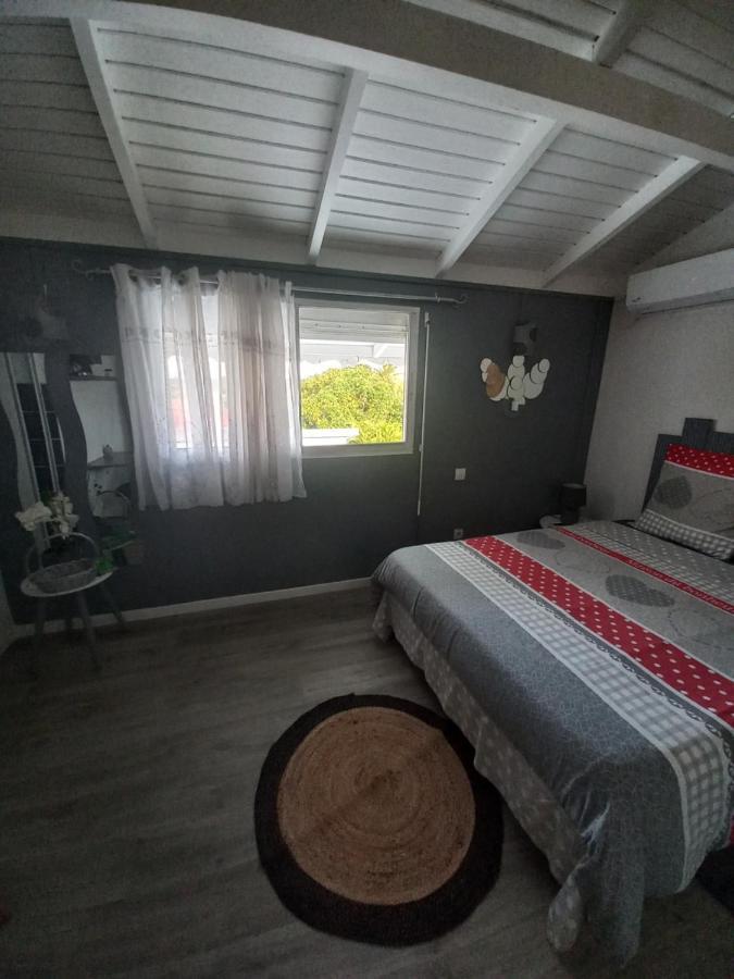 Lauraym 1 Hotel Baie-Mahault Ngoại thất bức ảnh